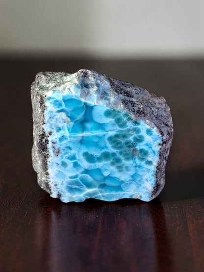 74 g Espécimen de Piedra Larimar Azul Dominicano Natural Parcialmente Pulido Sanador