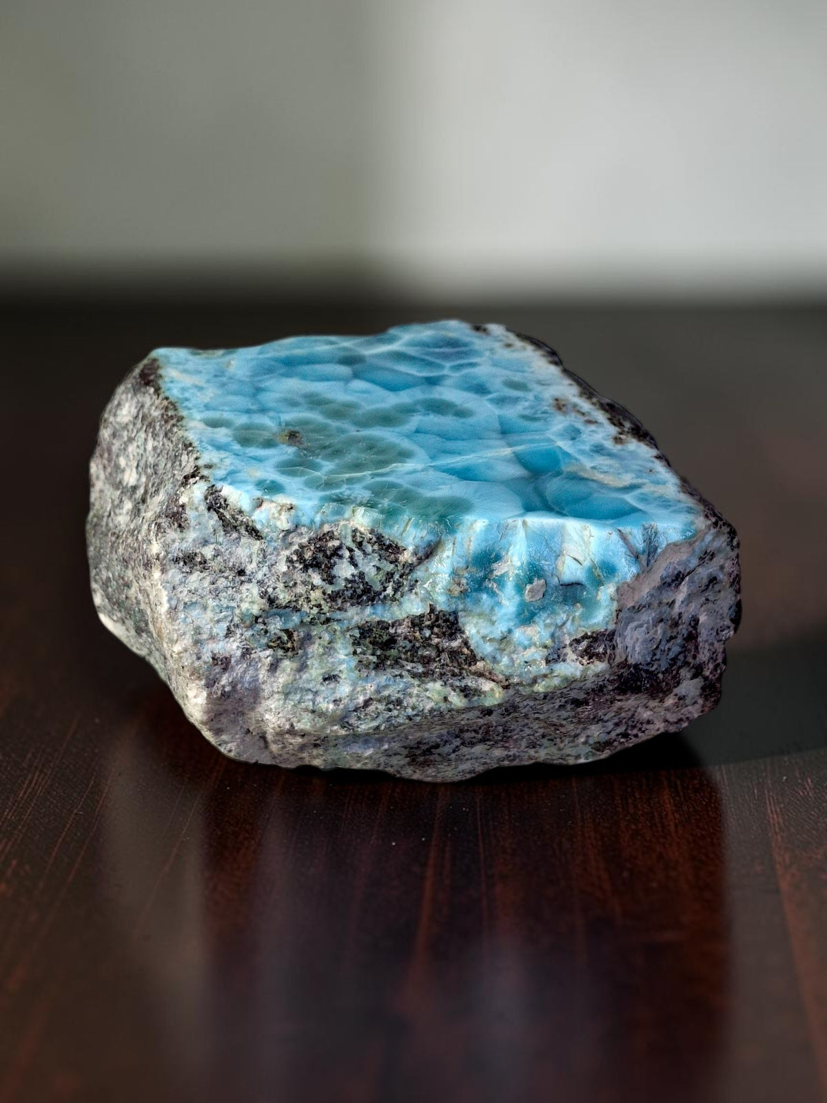 74 g Espécimen de Piedra Larimar Azul Dominicano Natural Parcialmente Pulido Sanador