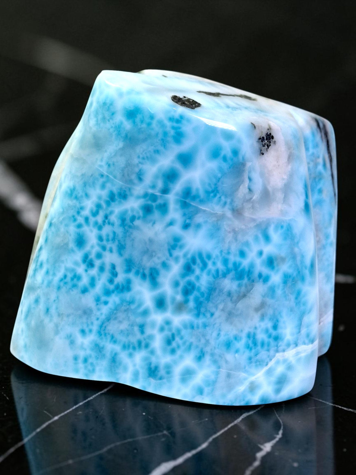 962 g Full Polished Natural Dominican  Blue Larimar Stone Specimen Display