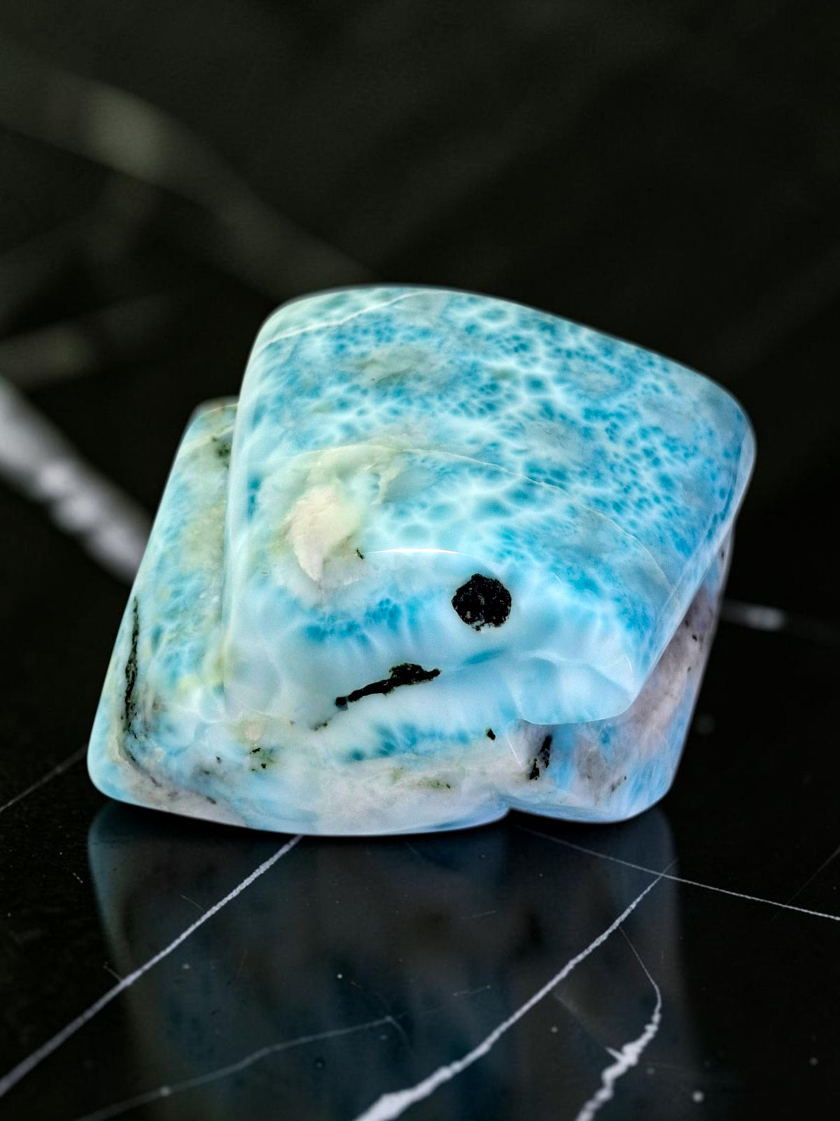 962 g Full Polished Natural Dominican  Blue Larimar Stone Specimen Display