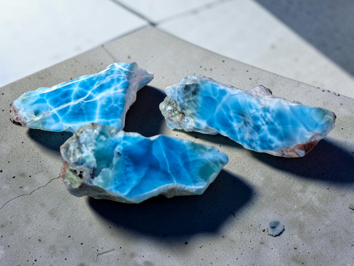 74 g Espécimen de Piedra Larimar Azul Dominicano Natural Parcialmente Pulido Sanador