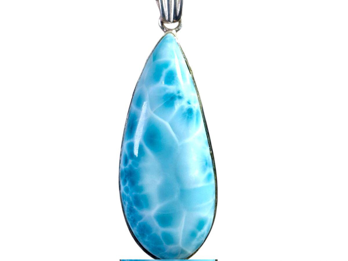 Colgante de Piedra Larimar Azul Cielo Dominicano de 2.6" Hecho a Mano